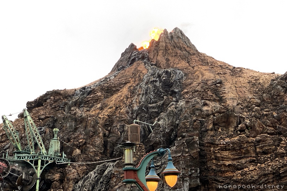 プロメテウス火山