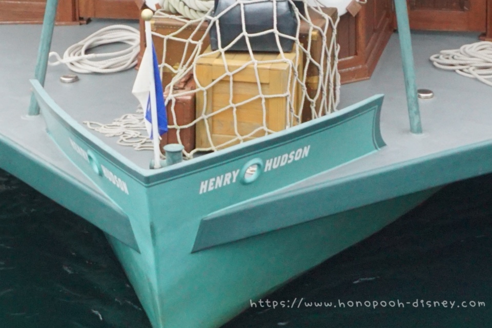 トランジットスチーマーラインに書かれている名前