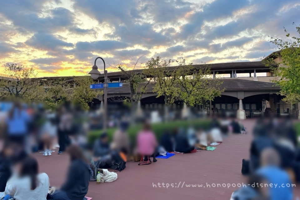 開園待ちの様子