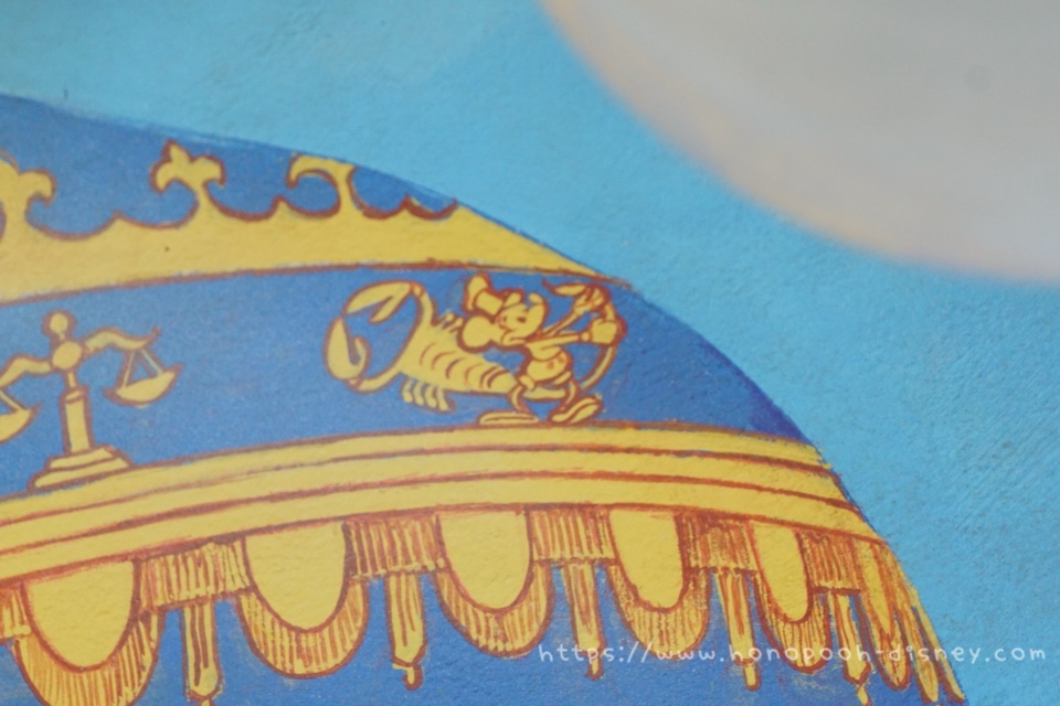 ソアリンのQラインの絵画に隠された隠れミッキー