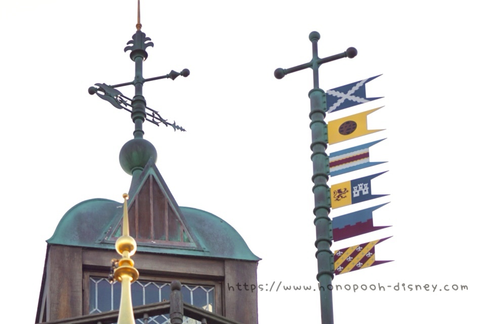 フォートレス・エクスプロレーションの隠れミッキーの旗