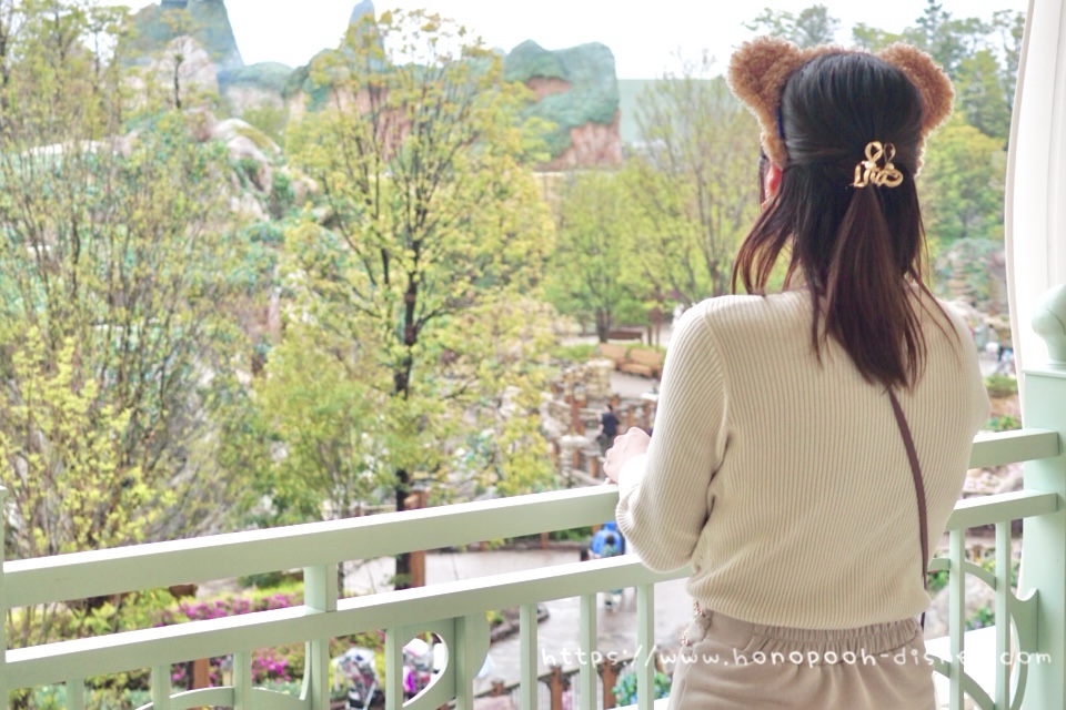 春ディズニーの服装の例