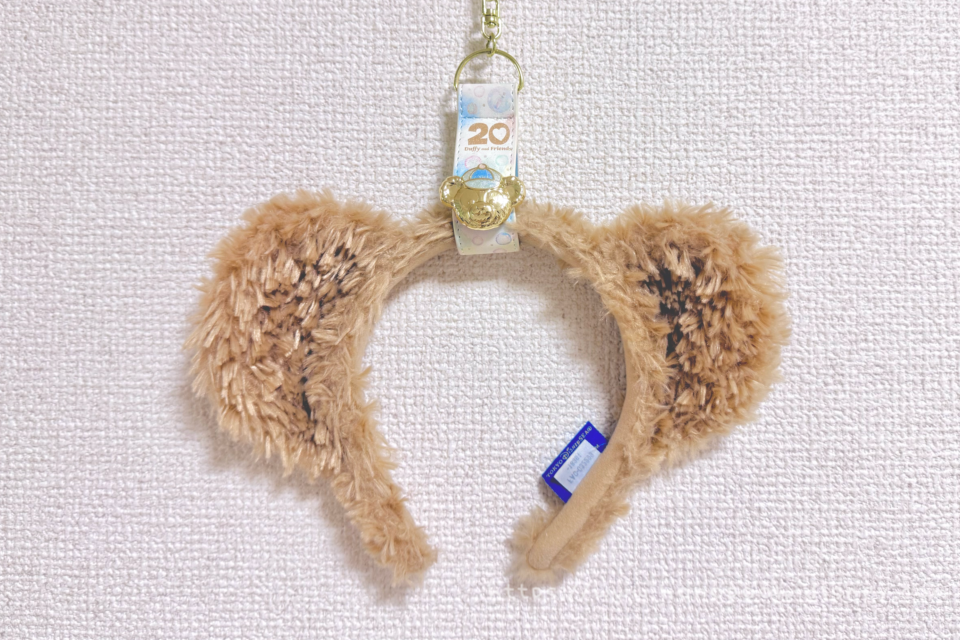 カチューシャホルダーにカチューシャをかけた例